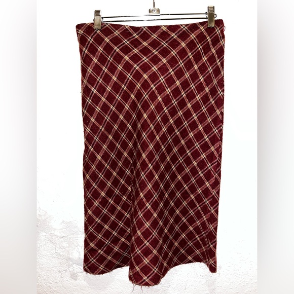 70s Vintage Janette Plaid Midi Skirt | Vintage skirt Vintage Plaid Skirt Modest - Picture 6 of 7